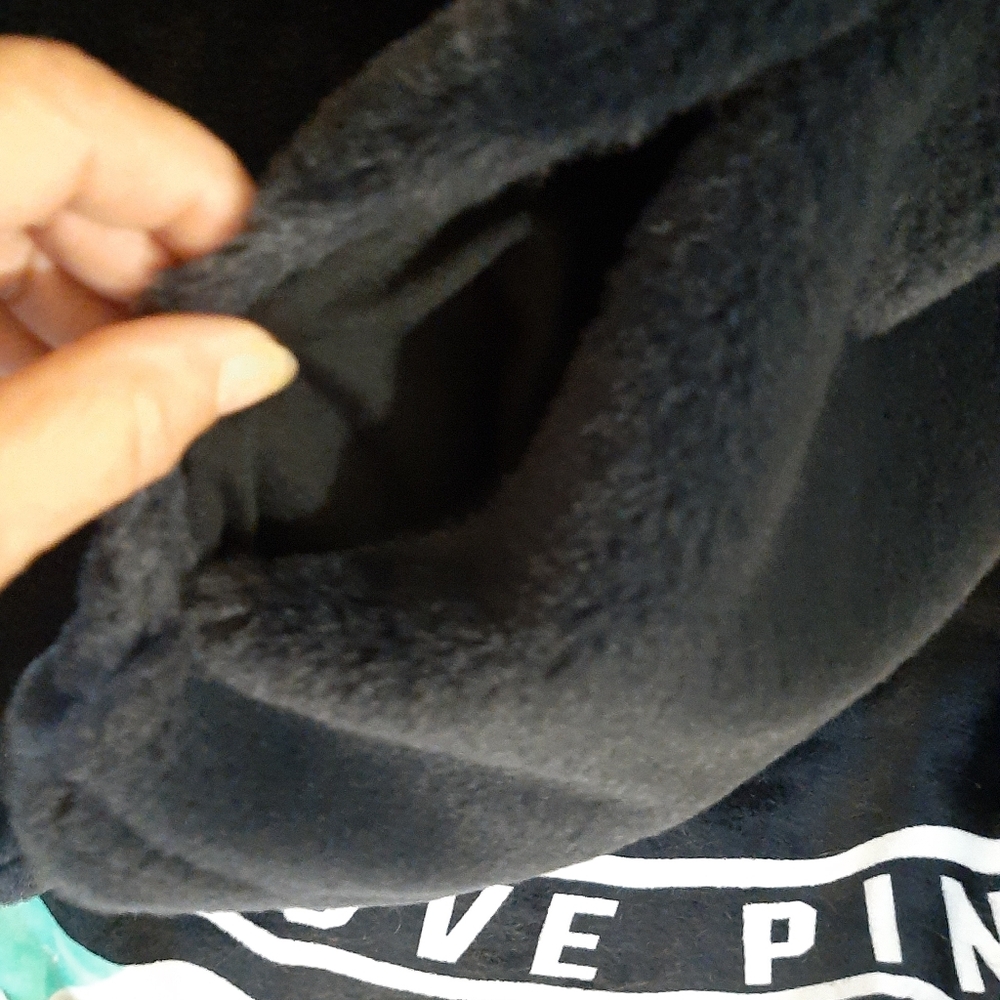 Vs Pink pullover - Picture 3 of 4